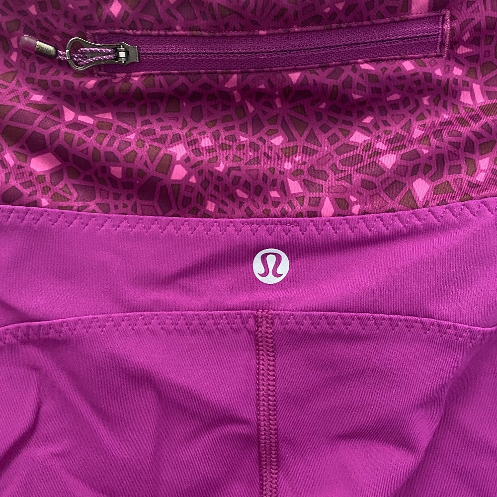 Magenta 3/4 length Lululemon Leggings